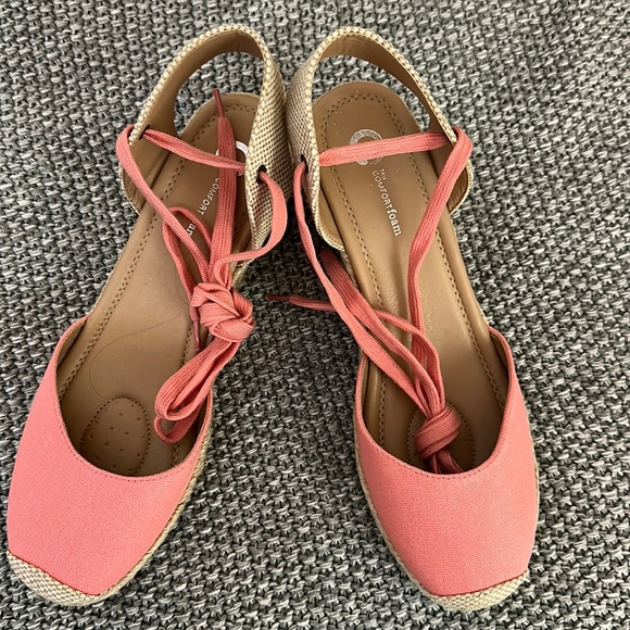 Soludos Pink Wedges - Picture 1 of 15